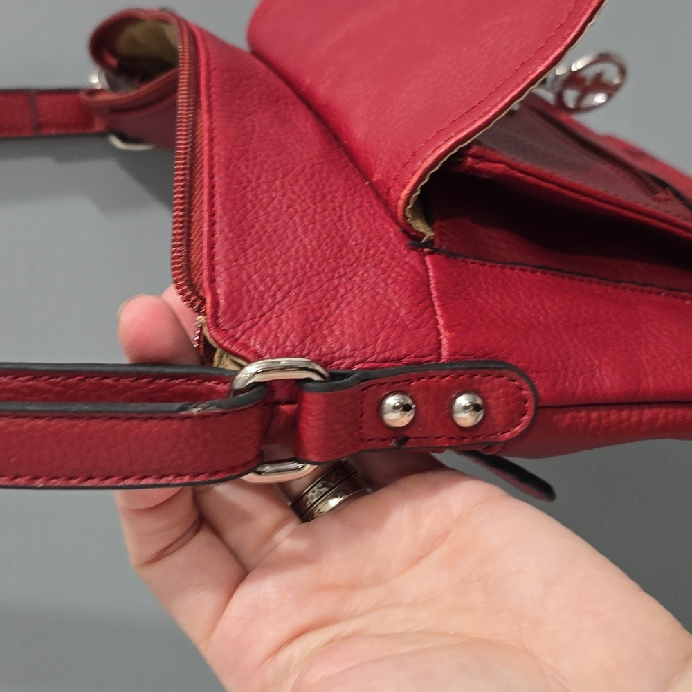 Giani Bernini Leather Red Shoulder Bag. - Picture 12 of 16